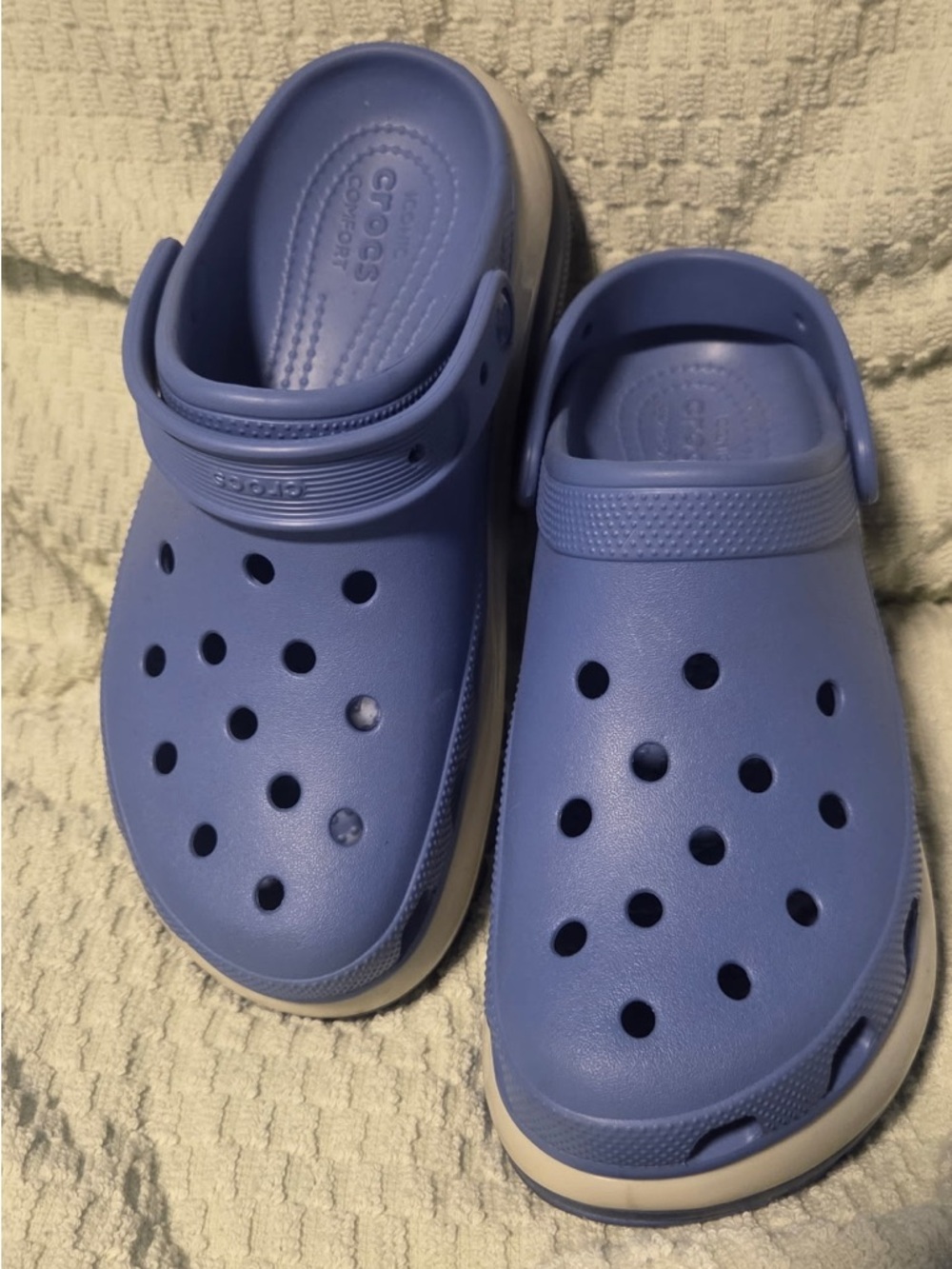 CROCS Men’s Lightweight Clog in Periwinkle Blue with White Sole